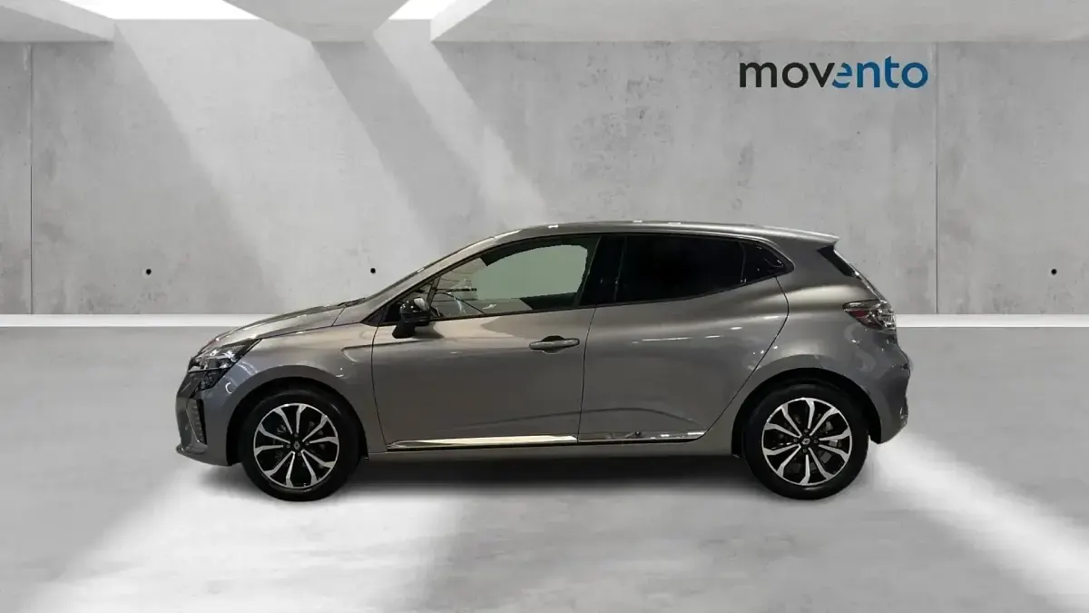 Usado Renault Clio V Techno 100 CV (73 kW) 2025 Gris Berlina