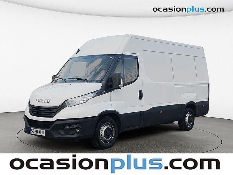 Blanco Usado 2023 Iveco Daily Berlina | 24.044 € (Super precio) - Imagen 1/4