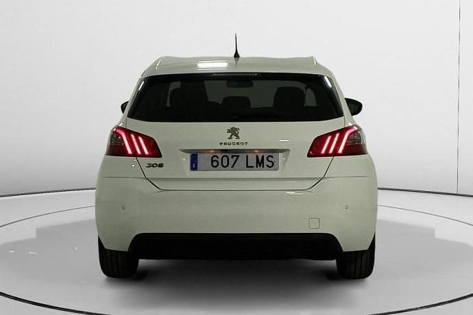 Usado Peugeot 308 Allure 131 CV (96 kW) 2021