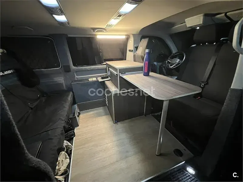 Usado VW Caravelle 150 CV (110 kW) 2022 Negro Van
