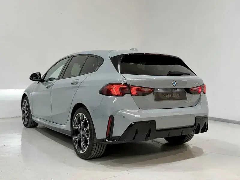 Usado BMW 120 163 CV (119 kW) 2025 Gris / plata Utilitario