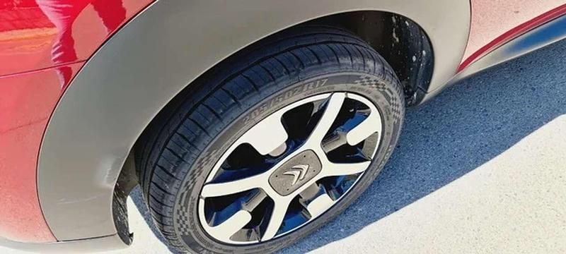 Usado Citroën C4 Cactus Feel 99 CV (72 kW) 2017 Rojo Utilitario