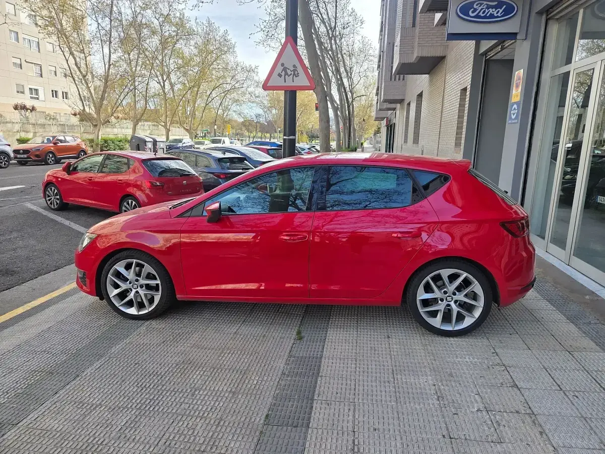 Occasion Seat Leon FR 180 PK (132 kW) 2013 Rood Hatchback