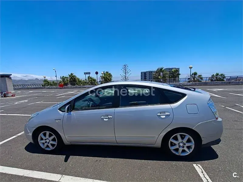 Usado Toyota Prius 112 CV (82 kW) 2006 Blanco Utilitario