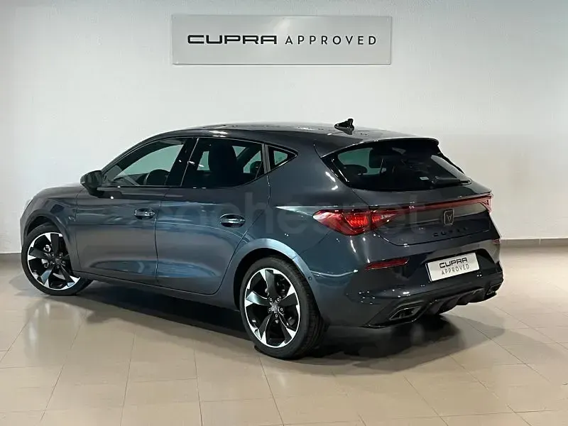 Usado Cupra Leon 190 CV (139 kW) 2024 Negro Berlina