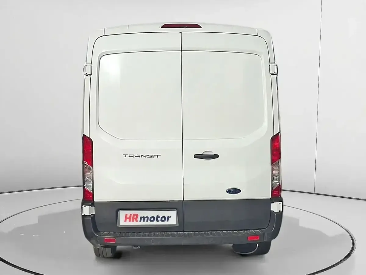 Usado Ford Transit Trend 130 CV (95 kW) 2022 Blanco Berlina