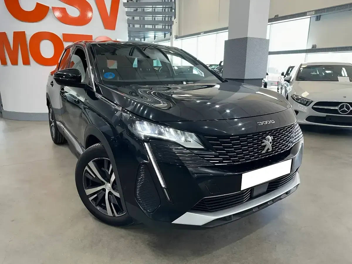 Usado Peugeot 3008 Allure 226 CV (166 kW) 2023 Negro SUV