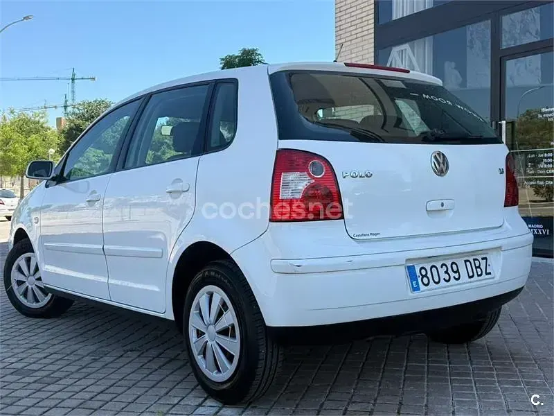 Usado VW Polo Advance 75 CV (55 kW) 2005 Blanco Utilitario
