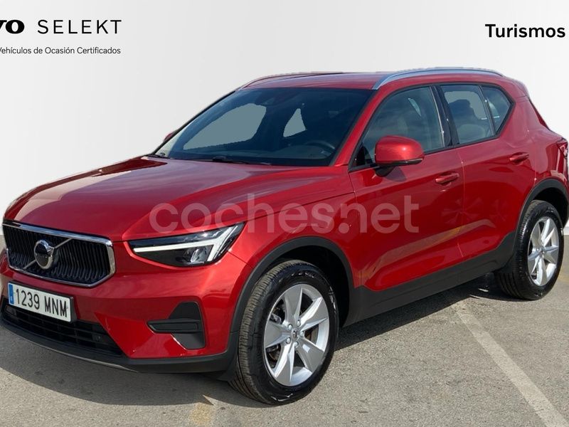 Rojo Usado 2024 Volvo XC40 Core SUV | 31.200 € (Buen precio) - Imagen 1/4