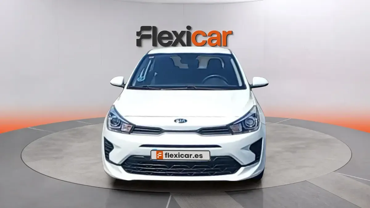 Usado Kia Rio 84 CV (61 kW) 2021 Blanco Berlina