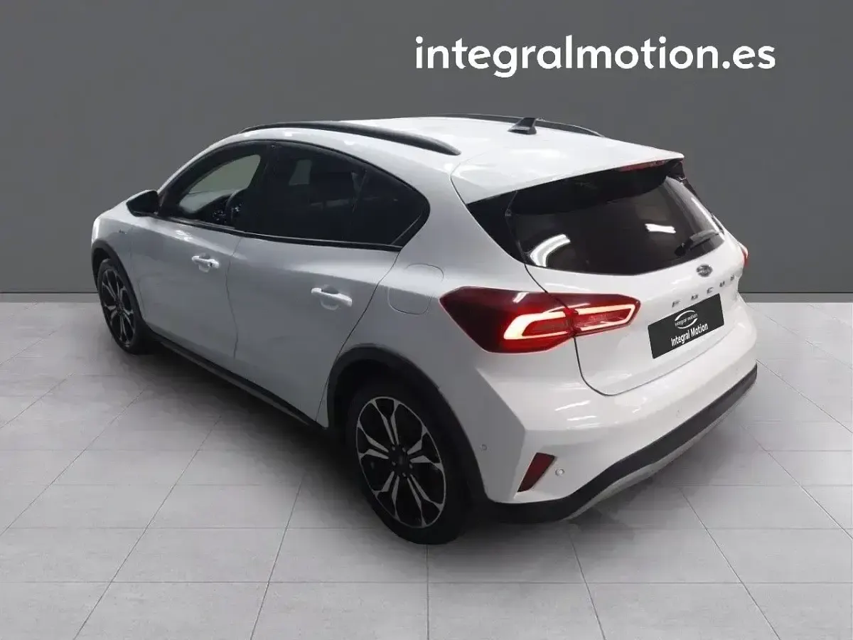 Usado Ford Focus Active 155 CV (114 kW) 2022 Blanco Berlina