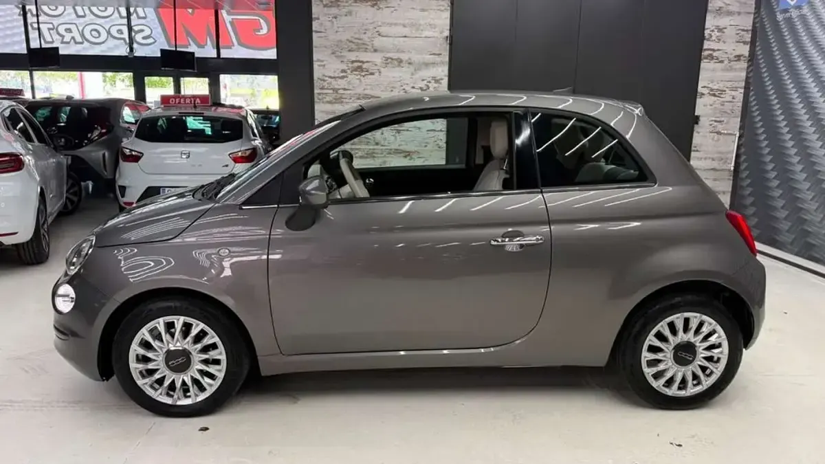 Usado Fiat 500 Lounge 69 CV (50 kW) 2020 Gris Utilitario