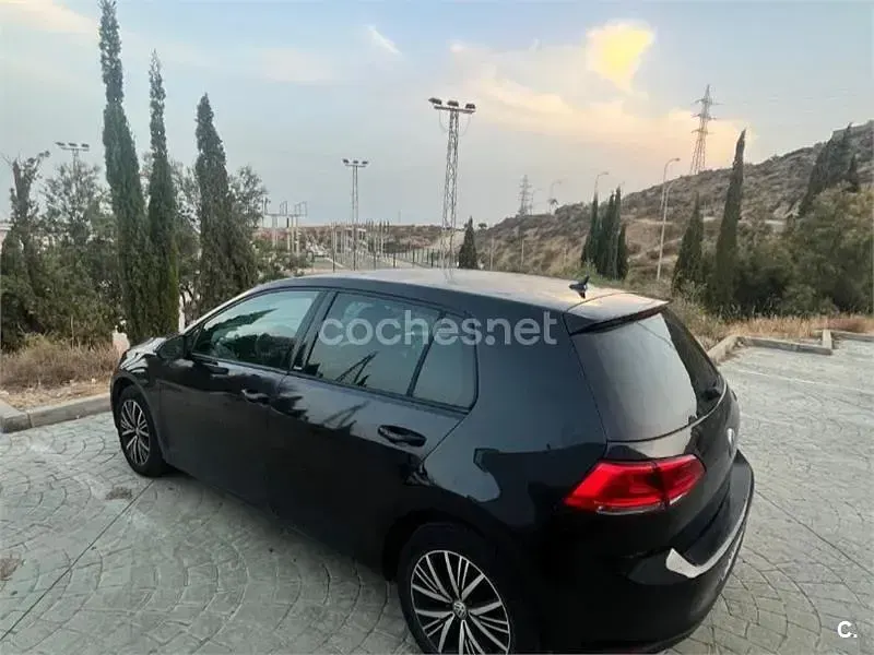 Usado VW Golf VII Edition 110 CV (80 kW) 2016 Negro Familiar