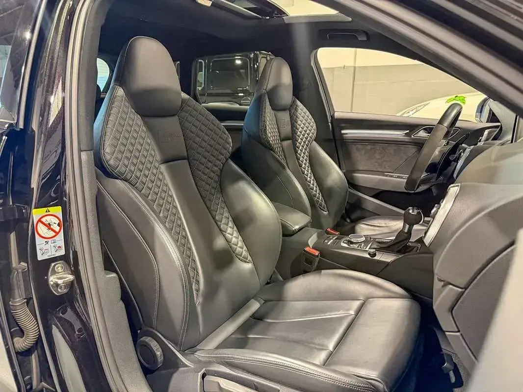 Usado Audi RS3 Sportback Comfort 400 CV (294 kW) 2019 Negro Utilitario