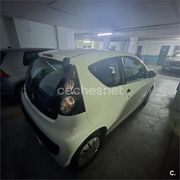 Usado Citroën C1 Attraction 68 CV (50 kW) 2011 Blanco Utilitario