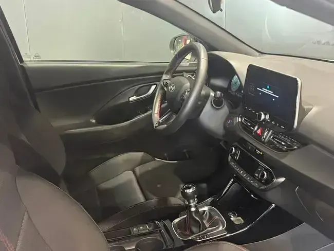 Usado Hyundai i30 N Line 96 CV (70 kW) 2025 Blanco Berlina