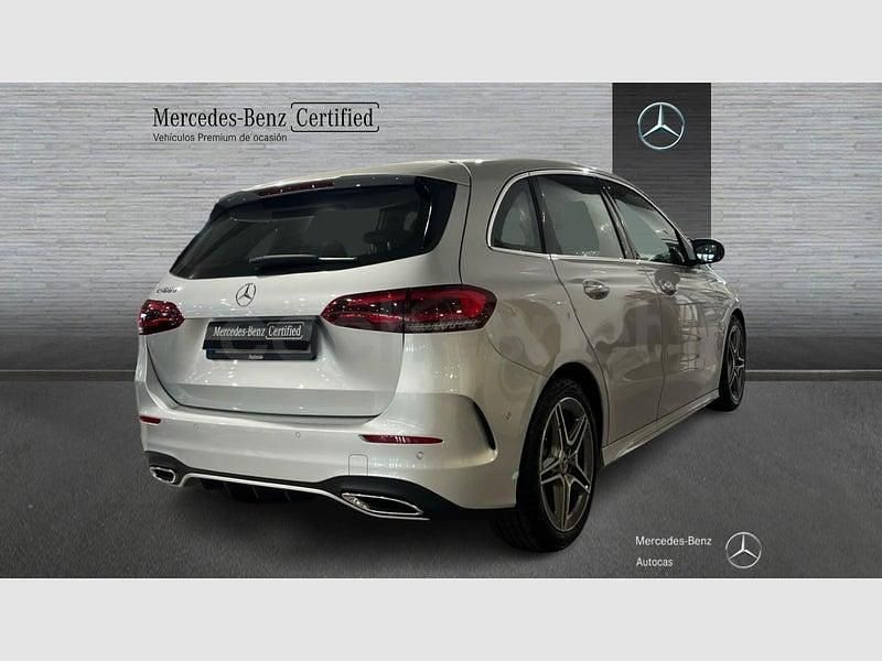 Usado Mercedes B180 116 CV (85 kW) 2022 Gris / plata Monovolumen