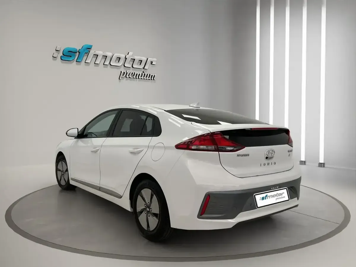 Usado Hyundai Ioniq 141 CV (103 kW) 2022 Blanco Utilitario