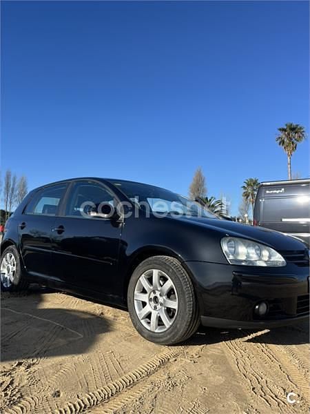 Usado VW Golf V GT 105 CV (77 kW) 2007 Negro Berlina
