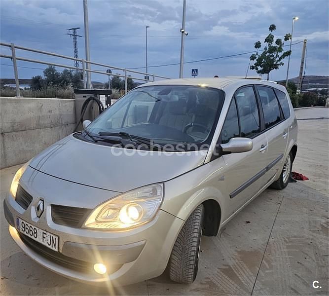 Beige Usado 2006 Renault Grand Scénic II Dynamique Monovolumen | 3000 € (Buen precio) - Imagen 1/4