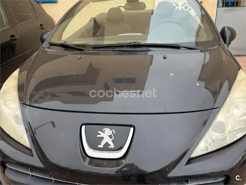 Usado Peugeot 207 CC Roland Garros 120 CV (88 kW) 2012 Negro Descapotable
