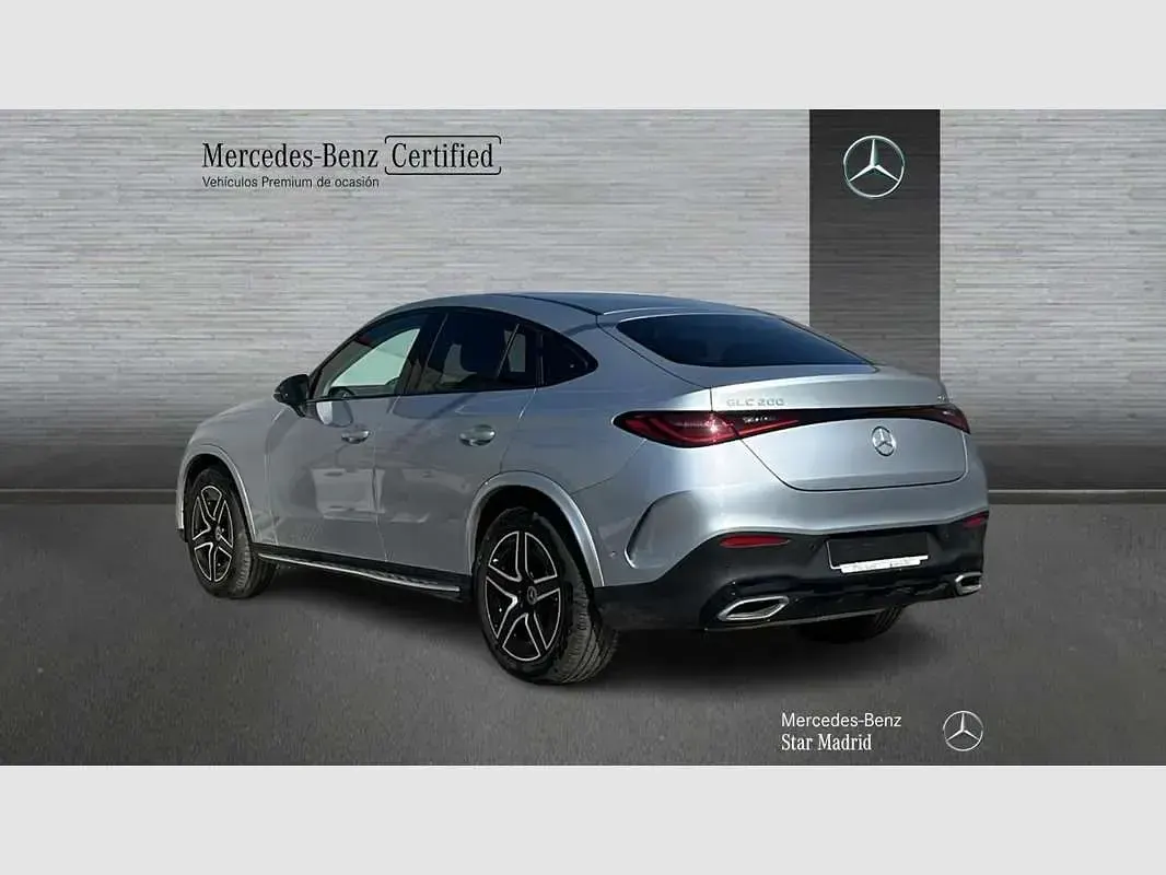 Usado Mercedes GLC250 211 CV (155 kW) 2025 Plateado SUV