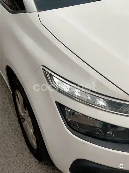 Usado Citroën Grand C4 Picasso Live 130 CV (95 kW) 2017 Blanco Monovolumen