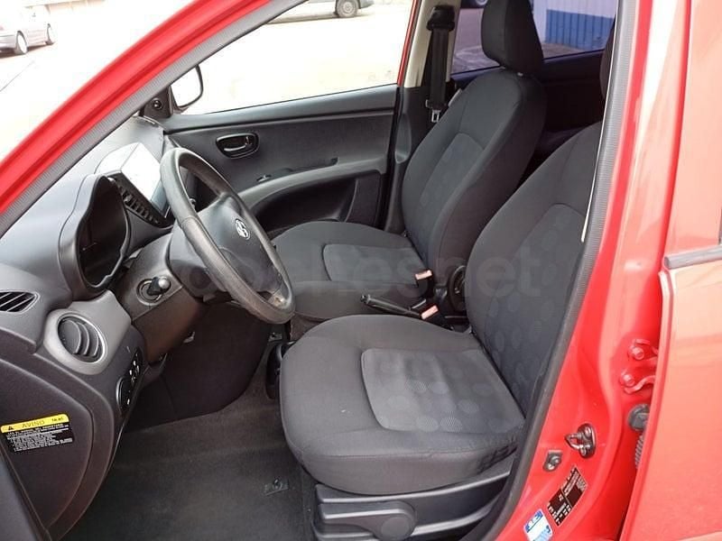 Usado Hyundai i10 Comfort 85 CV (62 kW) 2012 Rojo Utilitario