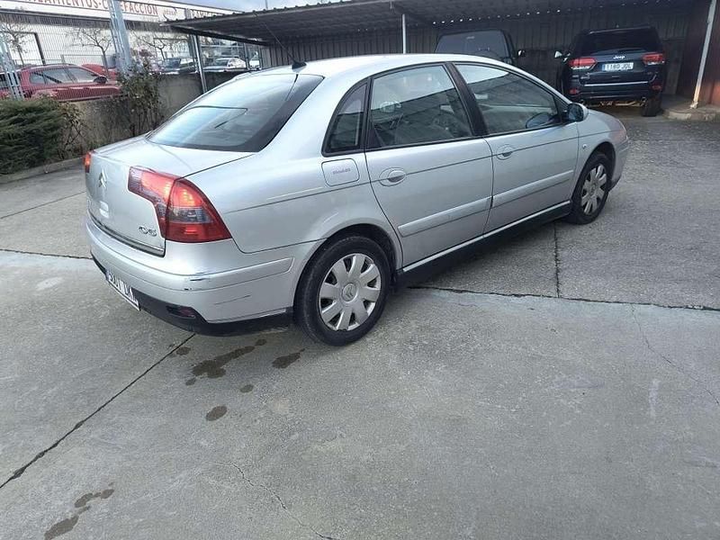 Usado Citroën C5 Exclusive 136 CV (100 kW) 2005 Plateado Berlina