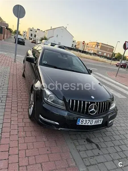 Usado Mercedes C220 170 CV (125 kW) 2013 Gris / plata Coupe
