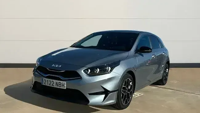 Usado Kia Ceed Style 100 CV (73 kW) 2025 Gris Utilitario