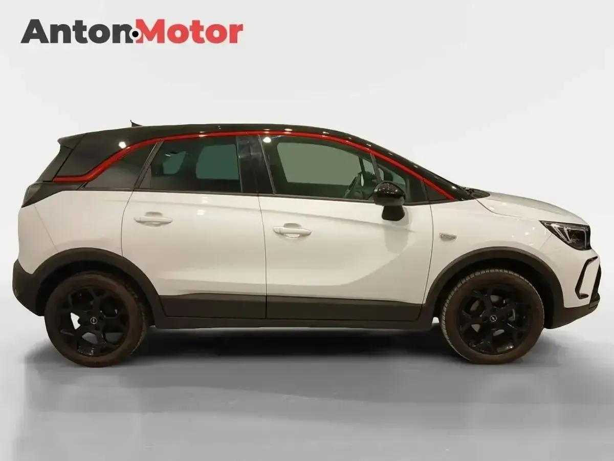 Usado Opel Crossland 110 CV (80 kW) 2023 Blanco SUV