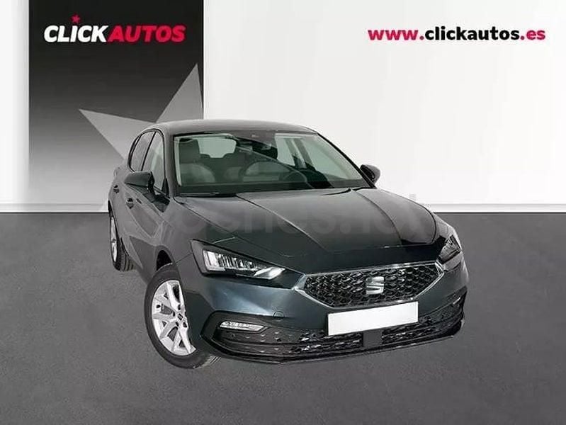 Usado Seat Leon Style 116 CV (85 kW) 2025 Gris / plata Berlina