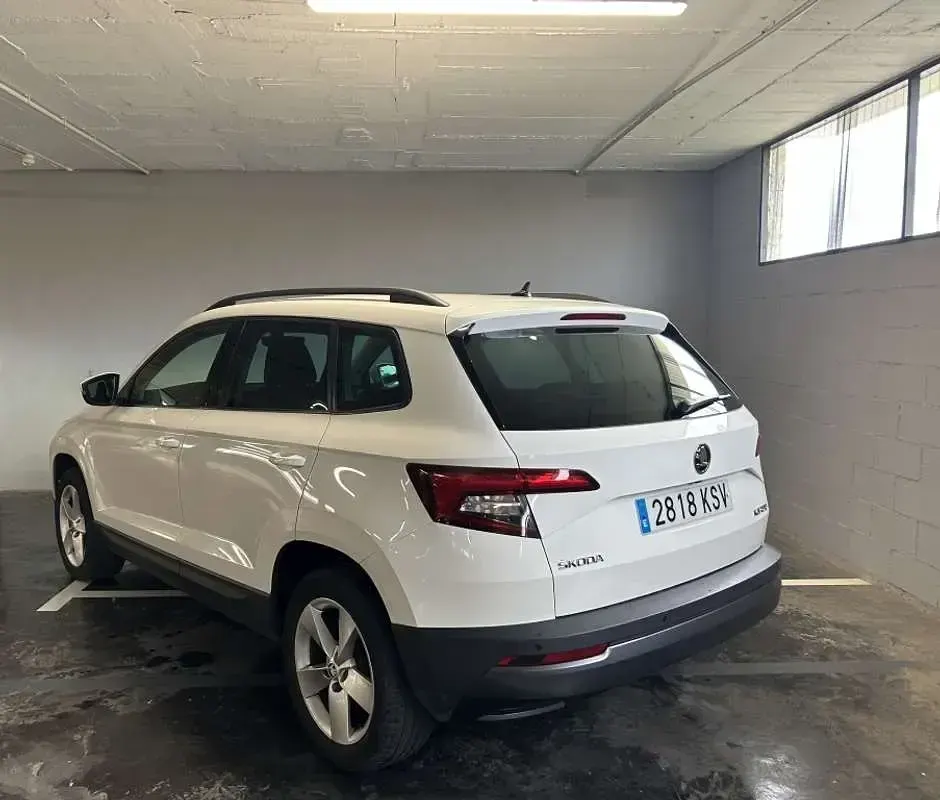Usado Skoda Karoq Ambition 116 CV (85 kW) 2019 Blanco SUV