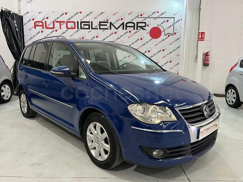 Usado VW Touran Advance 170 CV (125 kW) 2010 Azul Monovolumen