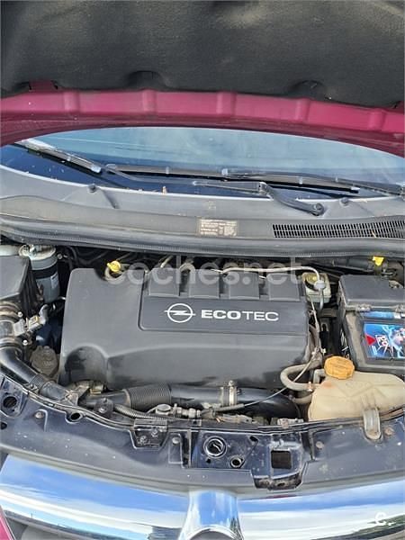 Usado Opel Corsa Cosmo 90 CV (66 kW) 2009 Violeta / lila Utilitario