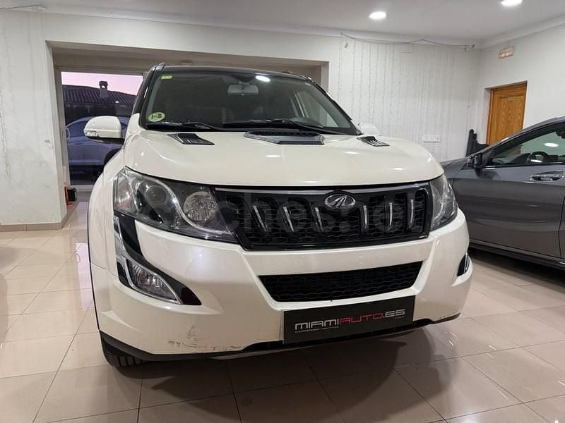 Usado Mahindra XUV500 140 CV (102 kW) 2016 Beige SUV