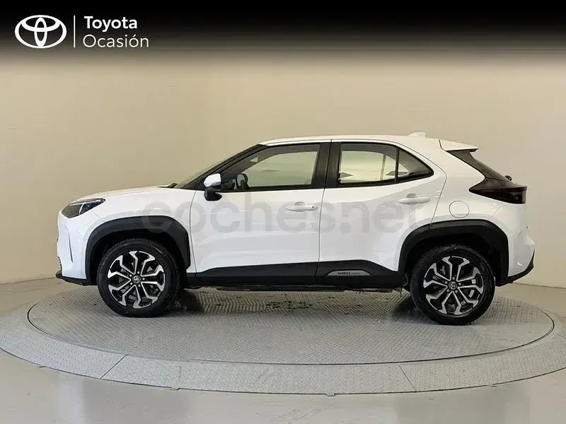 Usado Toyota Yaris Cross Active 116 CV (85 kW) 2022 Blanco SUV