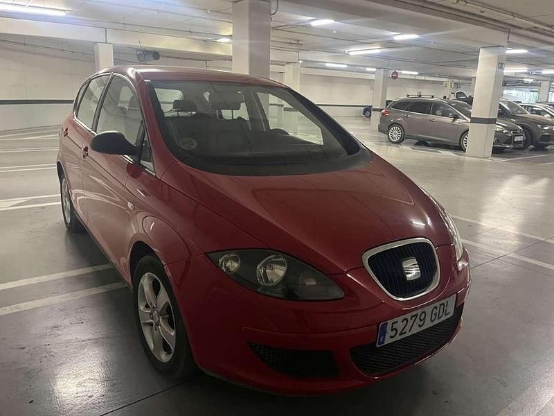Rojo Usado 2008 Seat Altea Reference Monovolumen | 4999 € (Precio justo) - Imagen 1/4