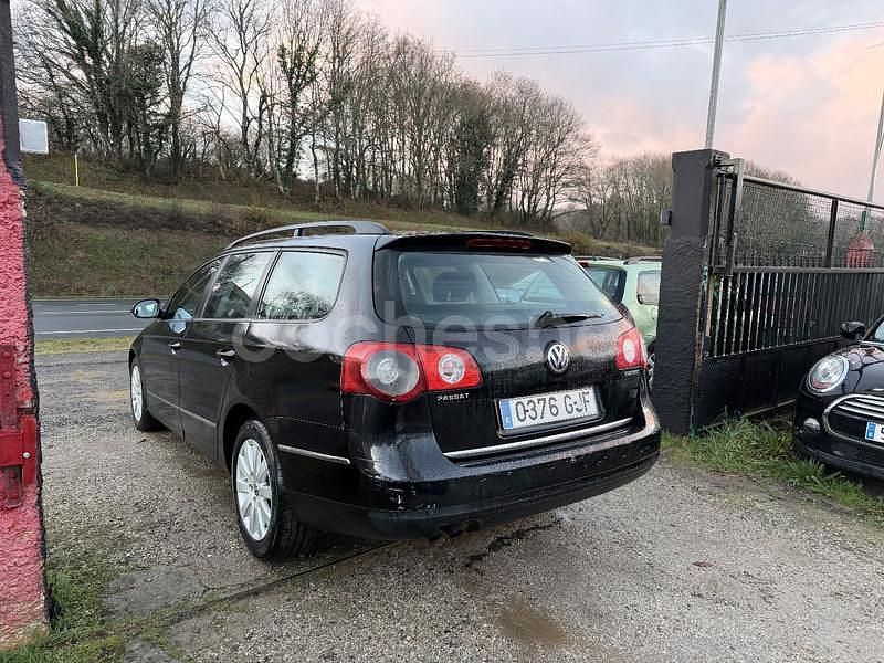 Usado VW Passat 105 CV (77 kW) 2008 Negro Familiar