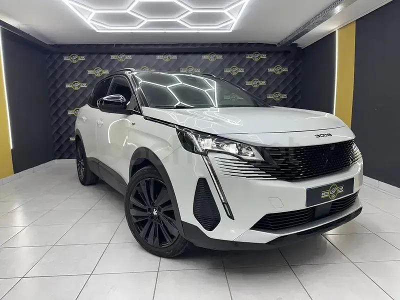 Usado Peugeot 3008 GT 130 CV (95 kW) 2022 Blanco SUV
