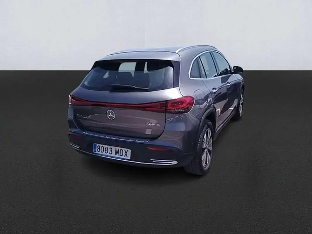 Begagnad Mercedes EQA300 167 kW (228 HK) 2023 Grå SUV