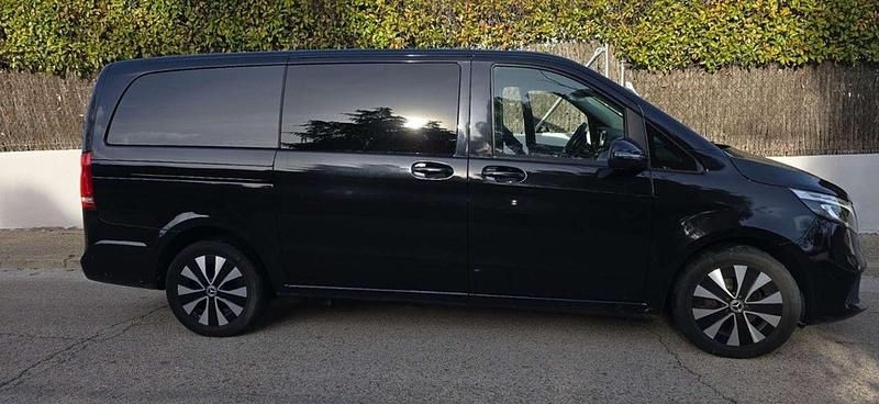 Usado Mercedes V220 Avantgarde 163 CV (119 kW) 2022 Negro Monovolumen
