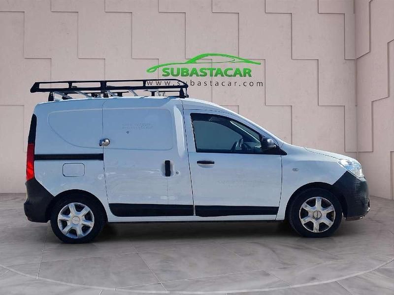 Usado Dacia Dokker Essentiel 102 CV (75 kW) 2019 Blanco Monovolumen