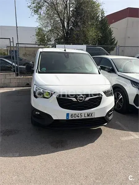 Usado Opel Combo 100 CV (73 kW) 2024 Blanco Monovolumen