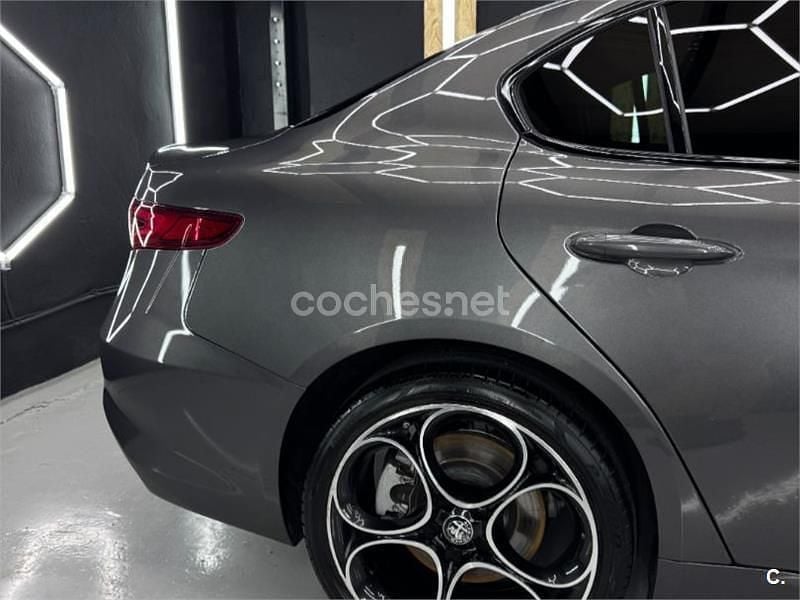 Usado Alfa Romeo Giulia Veloce 210 CV (154 kW) 2022 Negro Berlina