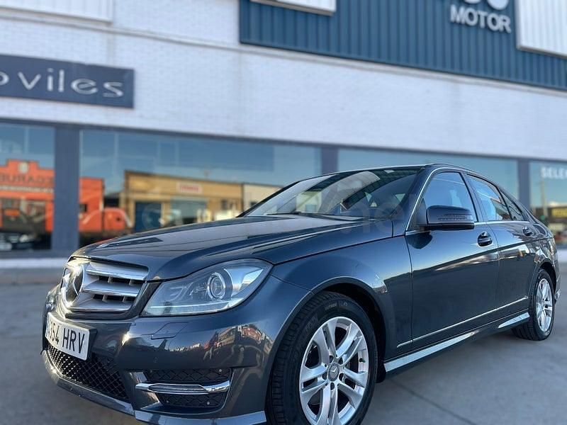 Usado Mercedes C220 Avantgarde 170 CV (125 kW) 2014 Gris / plata Berlina