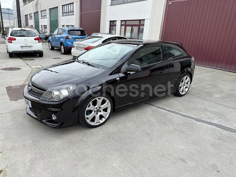 Usado Opel Astra GTC OPC 240 CV (176 kW) 2006 Negro Berlina