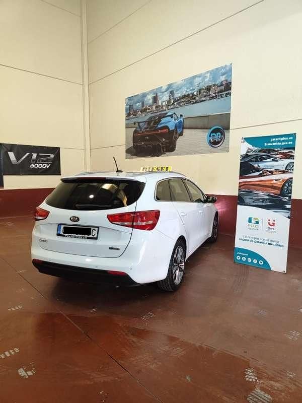 Usado Kia Ceed Sportswagon 136 CV (100 kW) 2018 Blanco Familiar