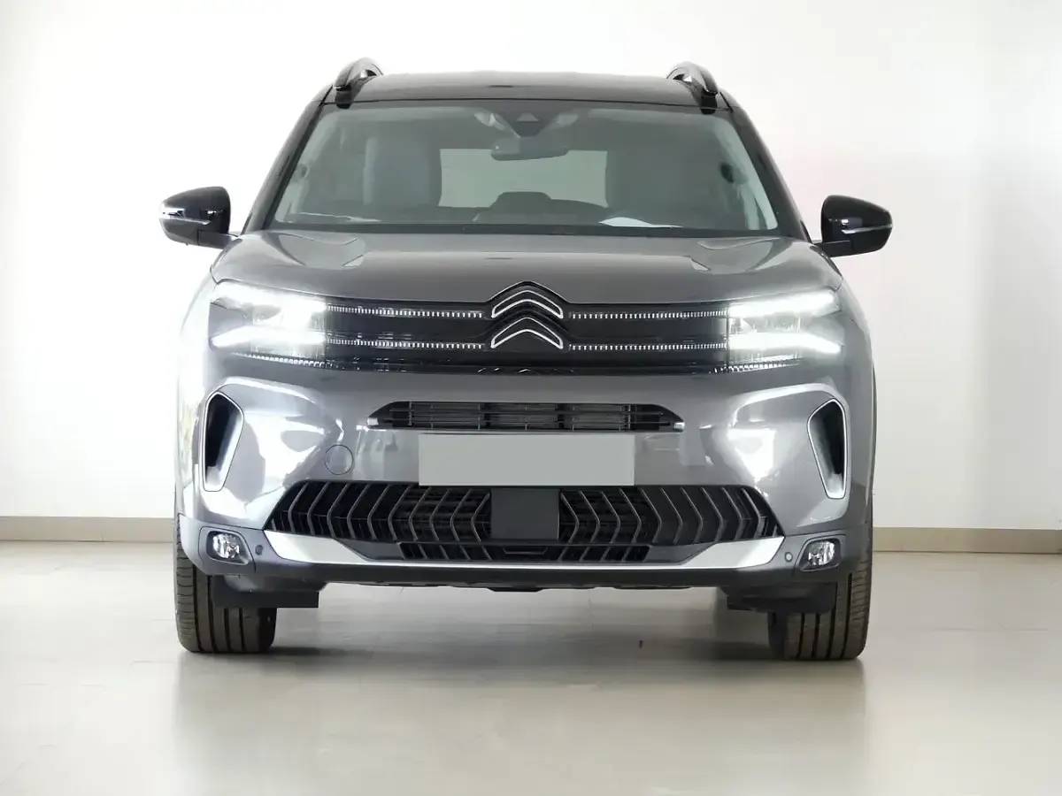 Usado Citroën C5 Aircross Shine 225 CV (165 kW) 2023 Gris SUV